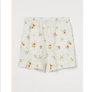 Floral linen shorts